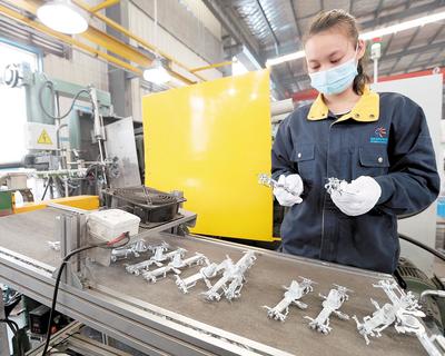 技術(shù)升級(jí)拓市場(chǎng) 光電科技的新征程